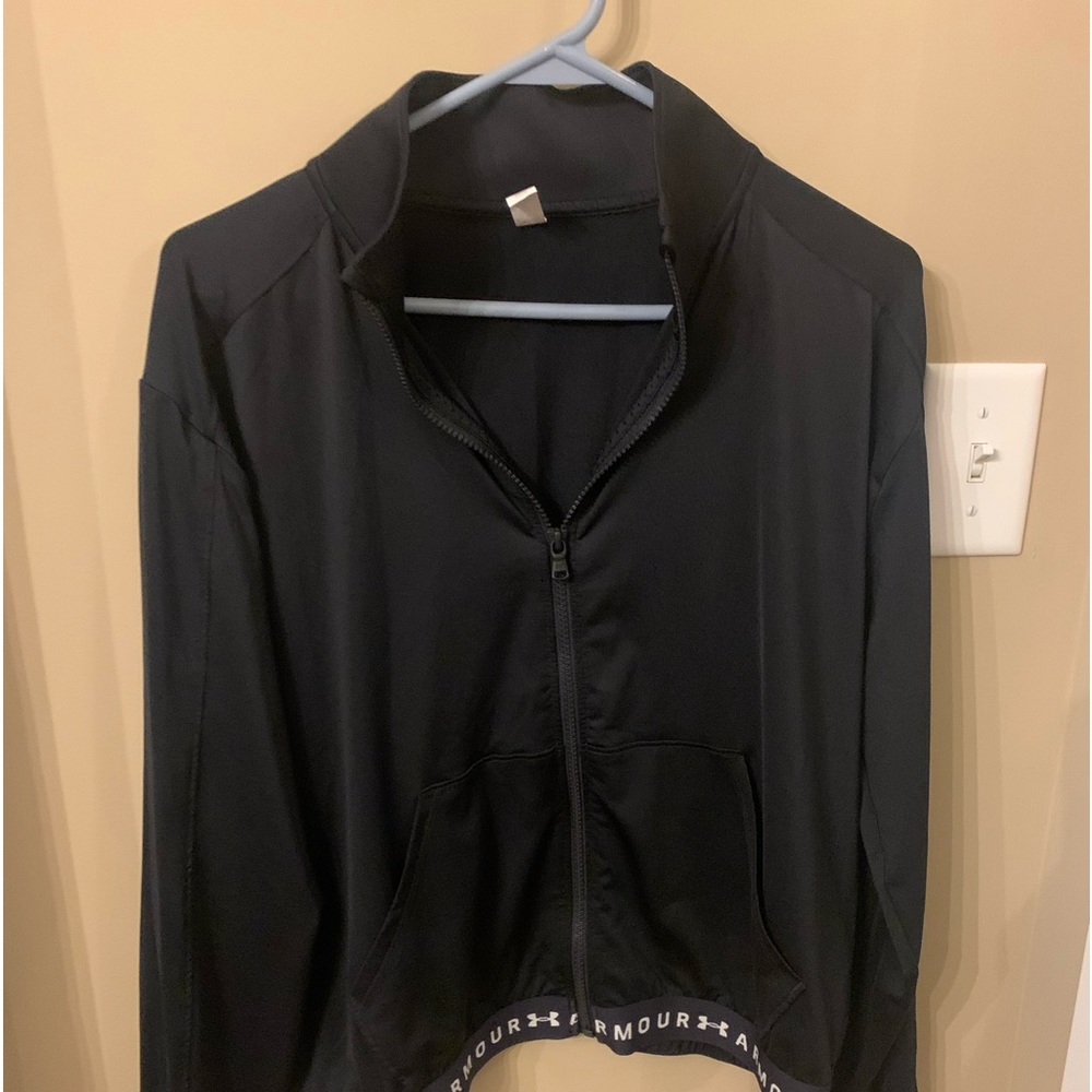 Like New Under Armour zip up jacket Size Medium